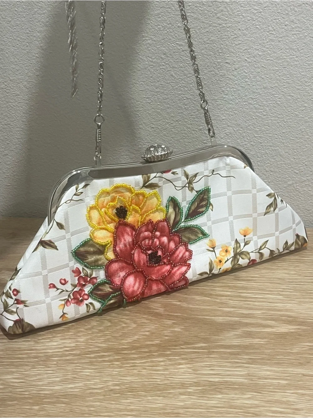 Womens Vintage Pink Beaded Floral Clutch Handbag Multicolor Silver Tone